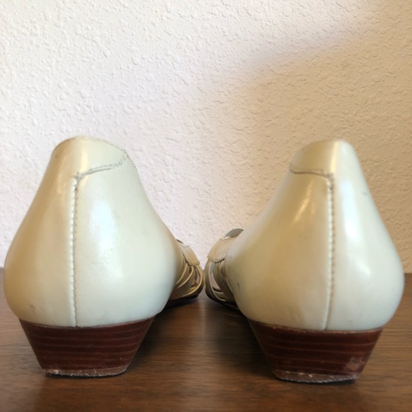 *SOLD* G.H. Bass mini wedge flats - Picture 3 of 4